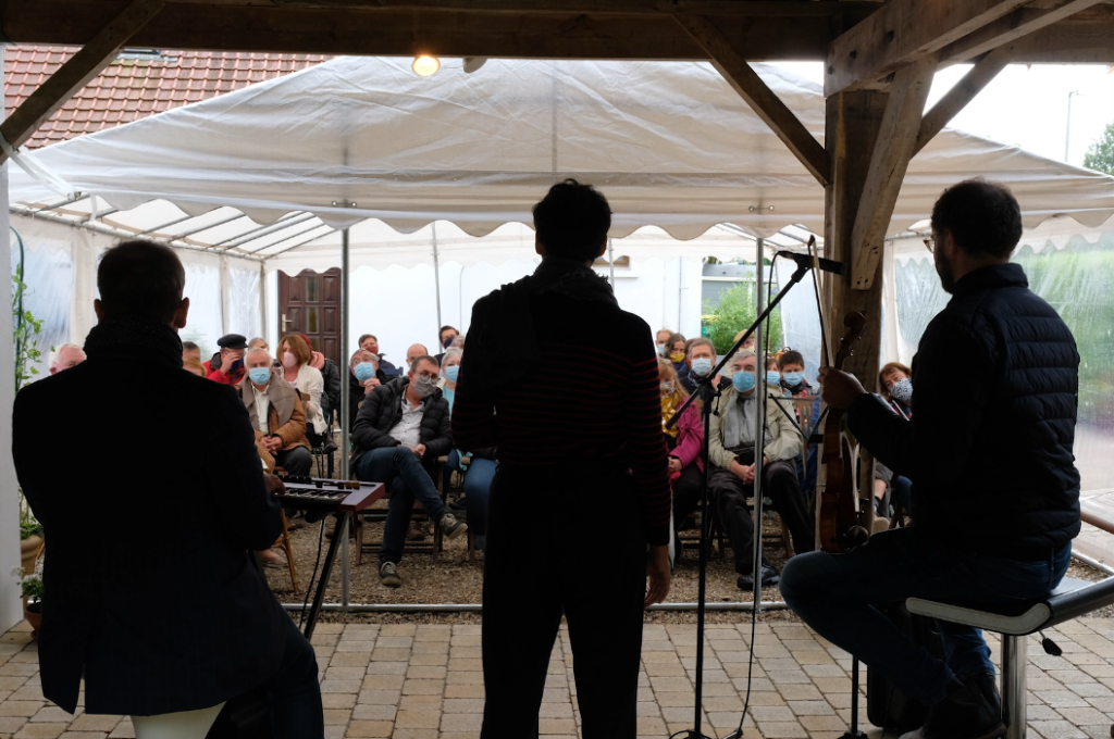 L’ensemble de Jazz, composé de Marion Rempal (voix), Arnaud Thorette (violon) et Johan Farjot (orgue) parcourent le Pas-de-Calais pour une série de concerts dans le calaisis et le montreuillois.